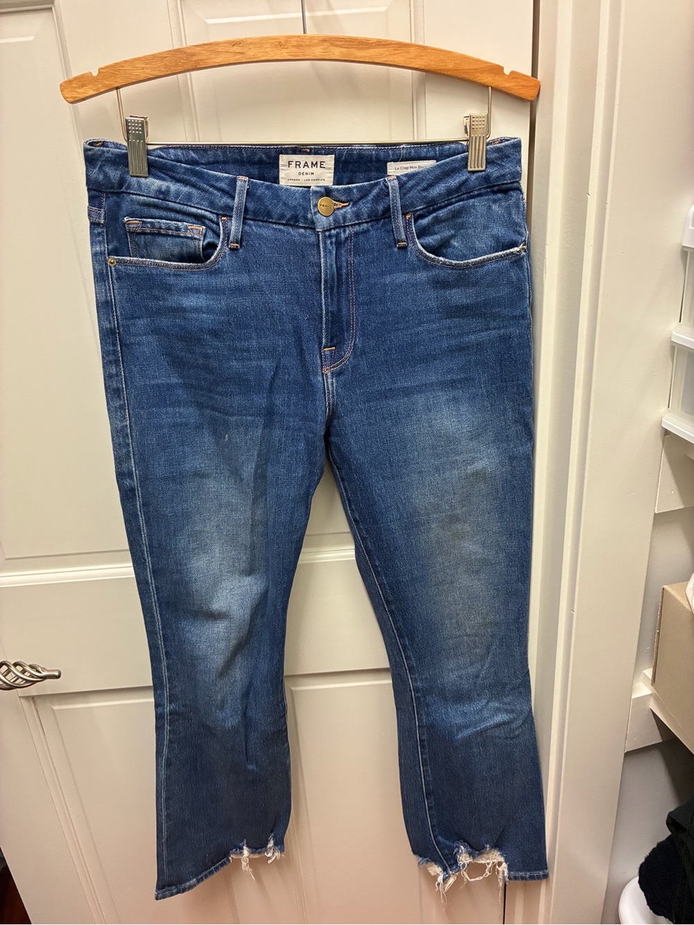 Frame Denim Indigo Cropped Raw-Hem Jeans